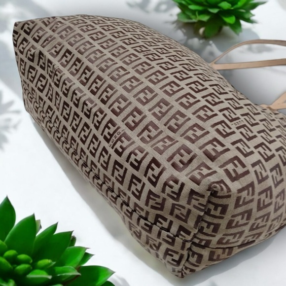 FENDI - Zuccini Tote Bag - Picture 3 of 6